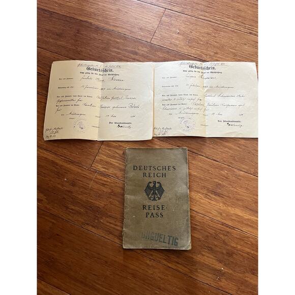 1933 Deutsches Reich Reisepass- vintage German passport and certificates - Picture 1 of 6